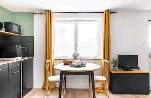 Quinssaines Apartment | Le cocon d'AleXan studio balneotherapy aromatherapy