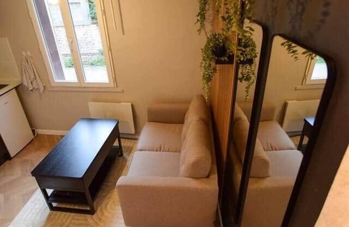 Sotteville-les-Rouen Apartment | Le Cocon du Jardin - cosy, modern, fiberglass duplex