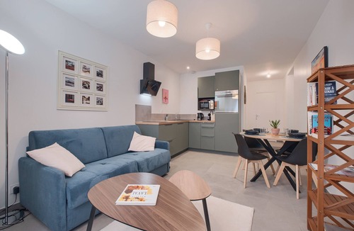 Cosse-le-Vivien Apartment | Le Cocon de Cossé - Wifi - 300m Centre
