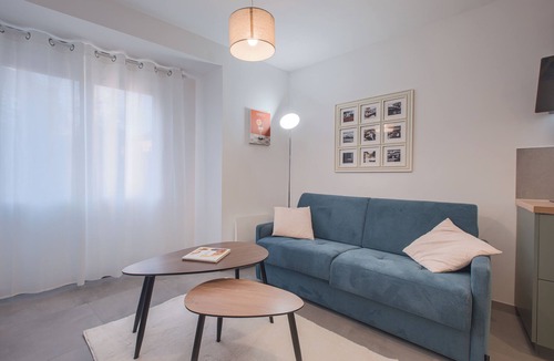 Cosse-le-Vivien Apartment | Le Cocon de Cossé - Wifi - 300m Centre