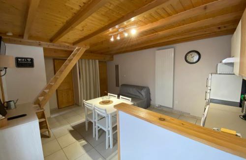 Chanos-Curson Apartment | Le Cocon de Curson Gîte le Papillon