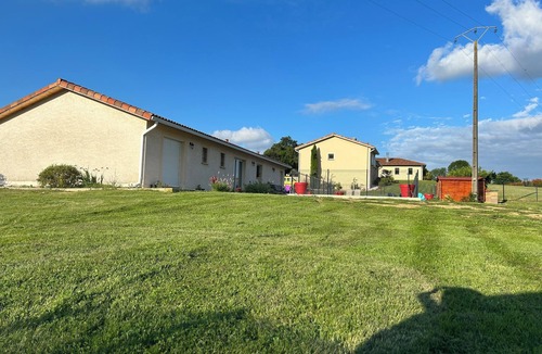 Tibiran-Jaunac Villa | Le Cocon de la Barousse - PMR house with garden & parking Pets allowed🐾
