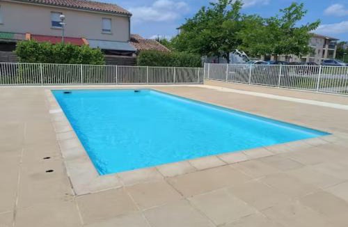 Carcassonne Apartment | Le cocon de Marie,piscine, balcon, parking gratuit, baignoire