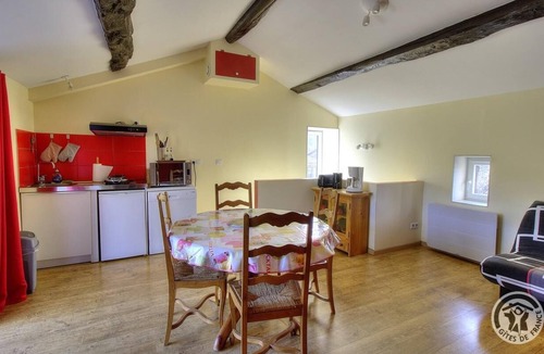 Cenves House | Le Cocon de Mya - Cenves