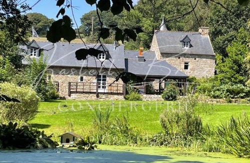 Saint-Gilles-Pligeaux House | Le Cocon du manoir de Kerollivier