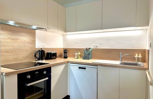 Calvisson Apartment | Le Cocon du Mas, 4 guests, Pool in Calvisson