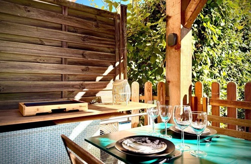 Calvisson Apartment | Le Cocon du Mas, 4 guests, Pool in Calvisson