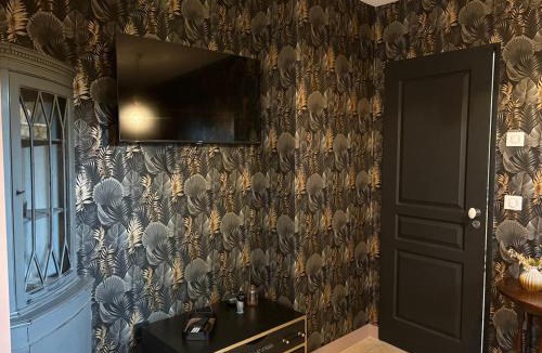 Fougeres-sur-Bievre House | Le cocon en Sologne, Châteaux, Zoo de Beauval, Piscine, WIFI, 2 chambres, 3 lits, 2 sdb
