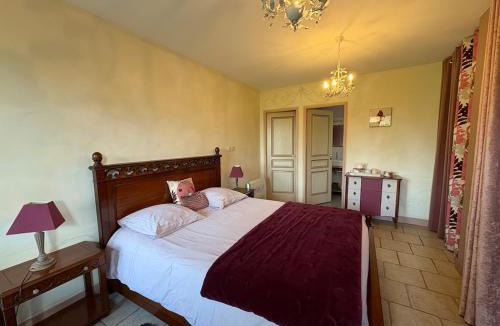 Fougeres-sur-Bievre House | Le cocon en Sologne, Châteaux, Zoo de Beauval, Piscine, WIFI, 2 chambres, 3 lits, 2 sdb
