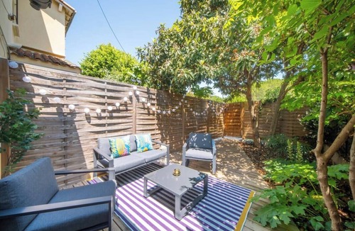 Hopitaux-Facultes Apartment | Le Cocon I - Private garden terrace with parking