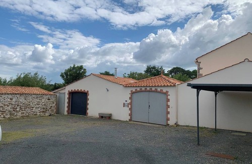 Poiroux House | Le Cocon La Portelière -Heated pool & billiards