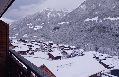 Champery Apartment | Le Cocon, Large studio 35m2, Champery 700m from the cable car 2 to 4 persons