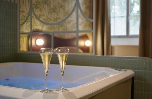 Mesnard-la-Barotiere Hotel | Le Cocon Spa proche Puy DuFou