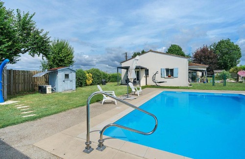 Saint-Ciers-du-Taillon House | Le Cocon Taillonais avec piscine