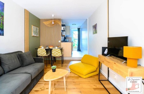 Milly-la-Foret Apartment | Le Coeur de Milly, downtown