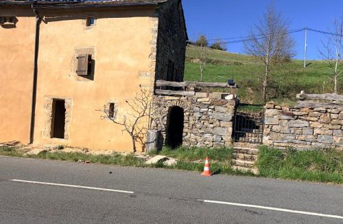 Fraissinet-de-Fourques Apartment | Le col de Perjuret