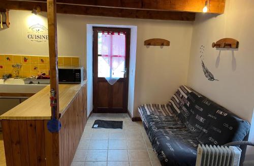 Fraissinet-de-Fourques Apartment | Le col de Perjuret