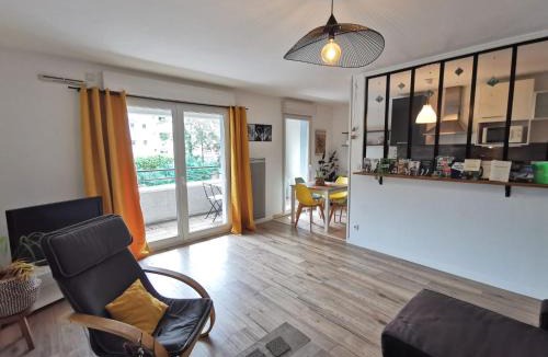 Quai de la Fosse Apartment | Le Colibri - Appartement avec balcon et parking