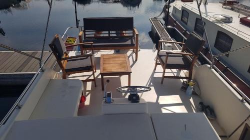 Saint-Jean-de-Losne Boat Rental | Le Colibri