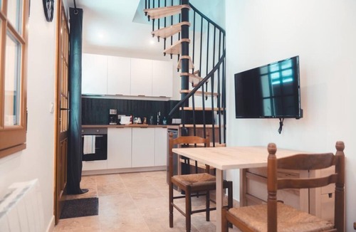 Tours Apartment | Le Colimaçon - Half-timbered house