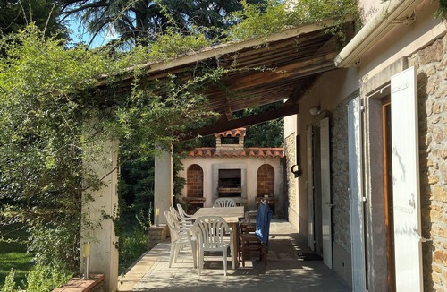 Les Vans House | Le Colombier D'antan : Spacieuse Propriété à 5min à Pied de Tout : -)