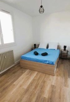 Chateauroux Apartment | Le Combanaire - 4-6 pers- wifi- parking