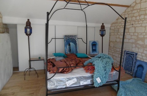 Courchamps Apartment | LE COMPOSTELLE PRIEURE GITE LES MEDIEVALES