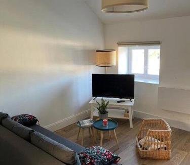 Fleurey-sur-Ouche Apartment | Le Comptoir du Canal