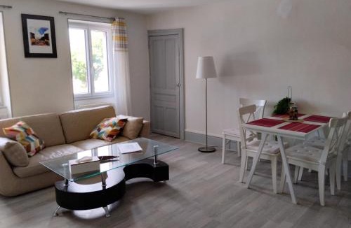 Fleurey-sur-Ouche Apartment | Le Comptoir du Canal