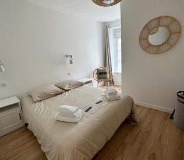 La Ferte-Frenel Hotel | Le Comptoir du Paradis