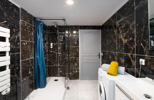 Bram Apartment | LE CONCORDE-WIFI-Clim-Parking-3étoiles-OcKeys