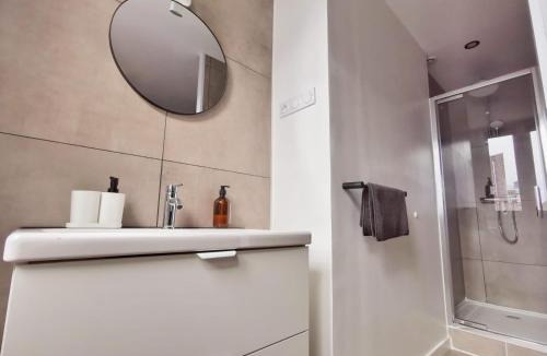 Lens Apartment | Le Contemporain (Centre - Gare - Commerces)