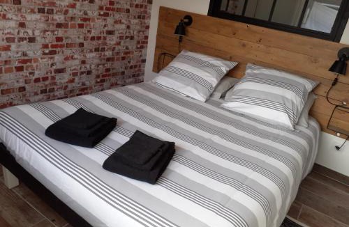 Champagne-les-Marais Apartment | le coquelicot