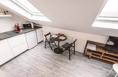 Courlancy Apartment | Le Coquet, facing the Cathedral 3G