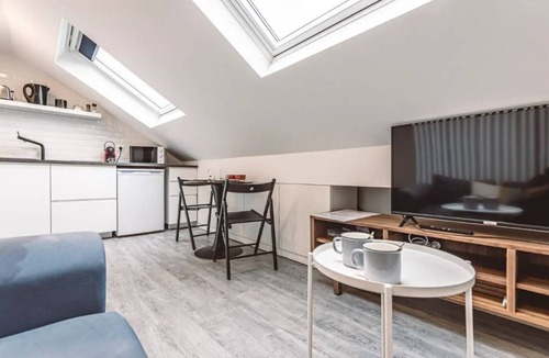 Courlancy Apartment | Le Coquet, facing the Cathedral 3G