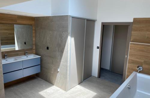 Meze Apartment | Le Corail