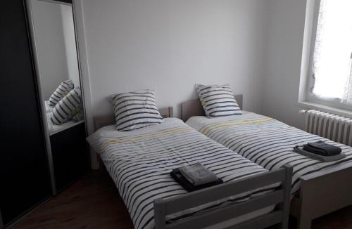 Savigny-Levescault Hotel | Le Corto