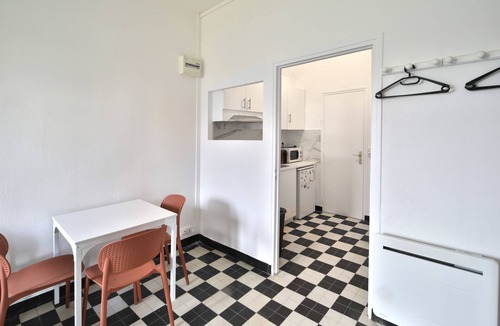 Porcheville Apartment | Le Cosy Chic - Avec jardin et parking