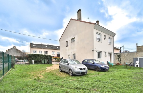Porcheville Apartment | Le Cosy Chic - Avec jardin et parking
