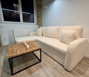 Boucle - Gros Caillou Apartment | Le Cosy de Croix-rousse