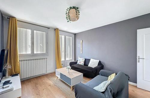 5th Arrondissement Apartment | Le Cosy Genin - 3 Chambres Bureaux Parking