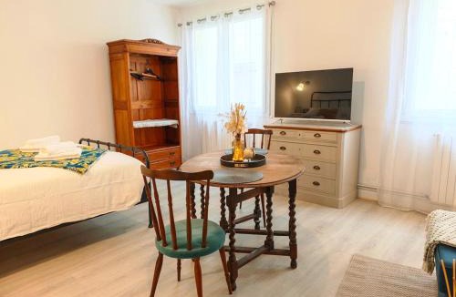 Limoux Apartment | LE COSY - Studio 4 pers - wifi - centre ville
