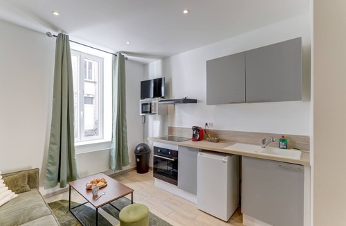 Montlucon Apartment | Le Cosy Vert - Proche du Cher