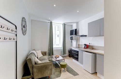 Montlucon Apartment | Le Cosy Vert - Proche du Cher