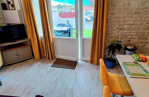 Saint-Michel-le-Cloucq House | le Cosyhome Michelais Gîte Neuf SPA Chauffant, Netflix Grand Parking