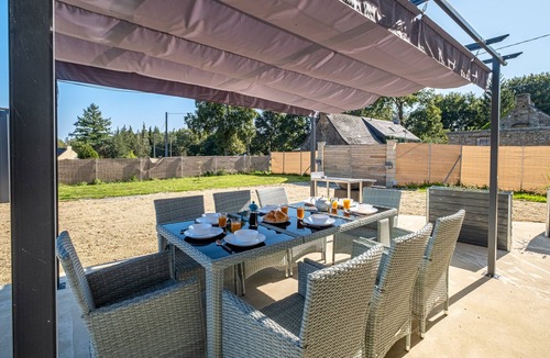 Saint-Jean-la-Poterie House | Le Cottage de Flore - Four Bedroom House, Sleeps 8