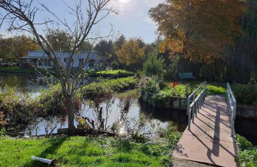 Amiens Metropole Apartment | Le Cottage des Hortillonnages