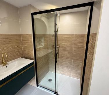 Ville Haute Apartment | Le cottage des remparts Le triplex