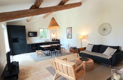 Saint-Didier House | Le Cottage du Chat Blanc