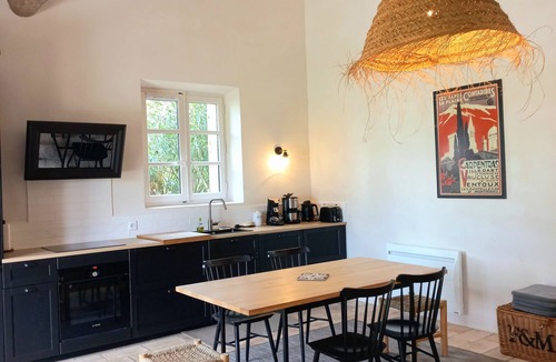 Saint-Didier House | Le Cottage du Chat Blanc